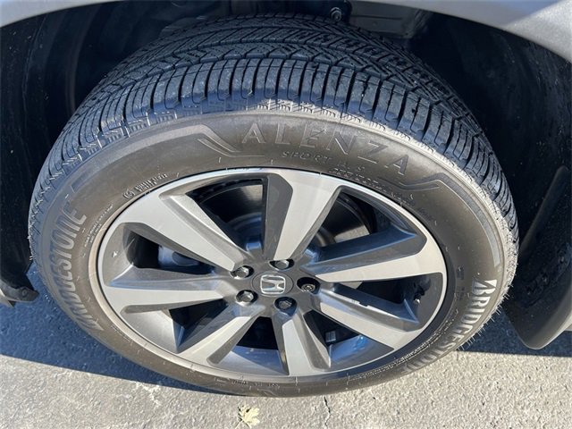 Used 2025 Honda Pilot Touring image 18