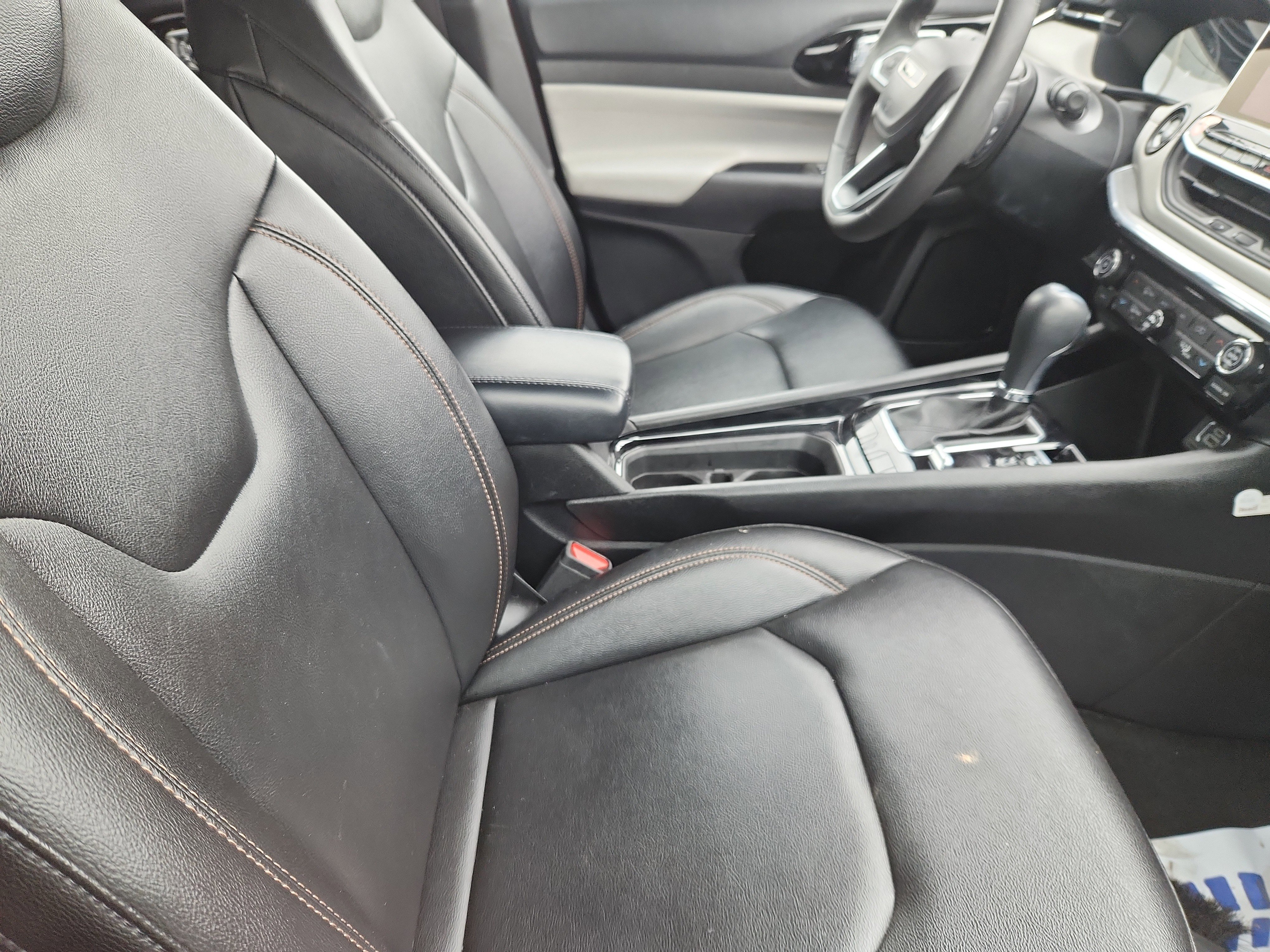 Used 2024 Jeep Compass Limited image 8