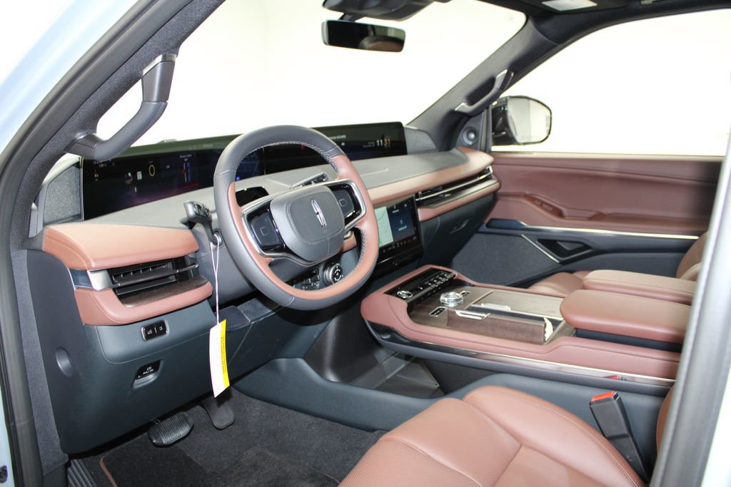 New 2025 Lincoln Navigator Reserve image 26