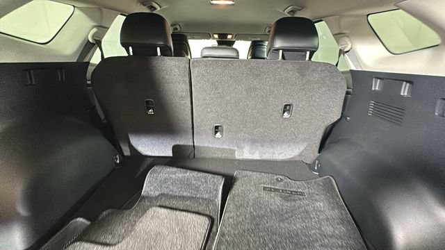 Used 2025 Kia Sportage EX FWD image 29