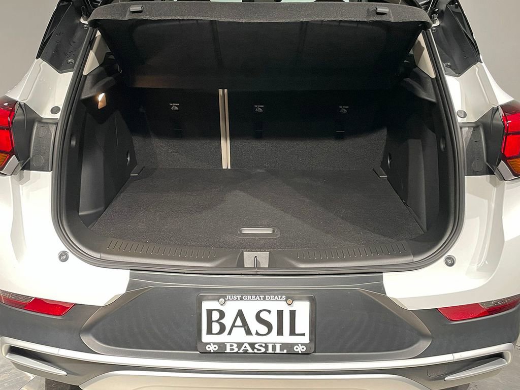 Used 2023 Buick Encore GX Preferred w/ Cold Weather Comfort Package image 5