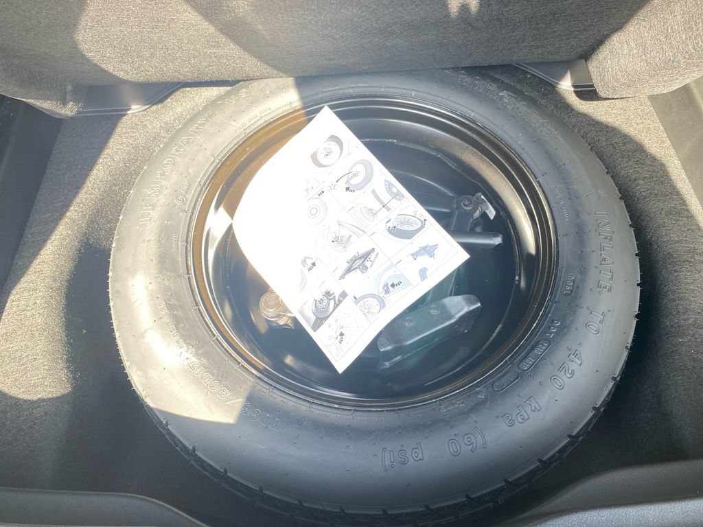 Certified 2019 Jeep Cherokee Latitude Plus AWD/4WD image 35
