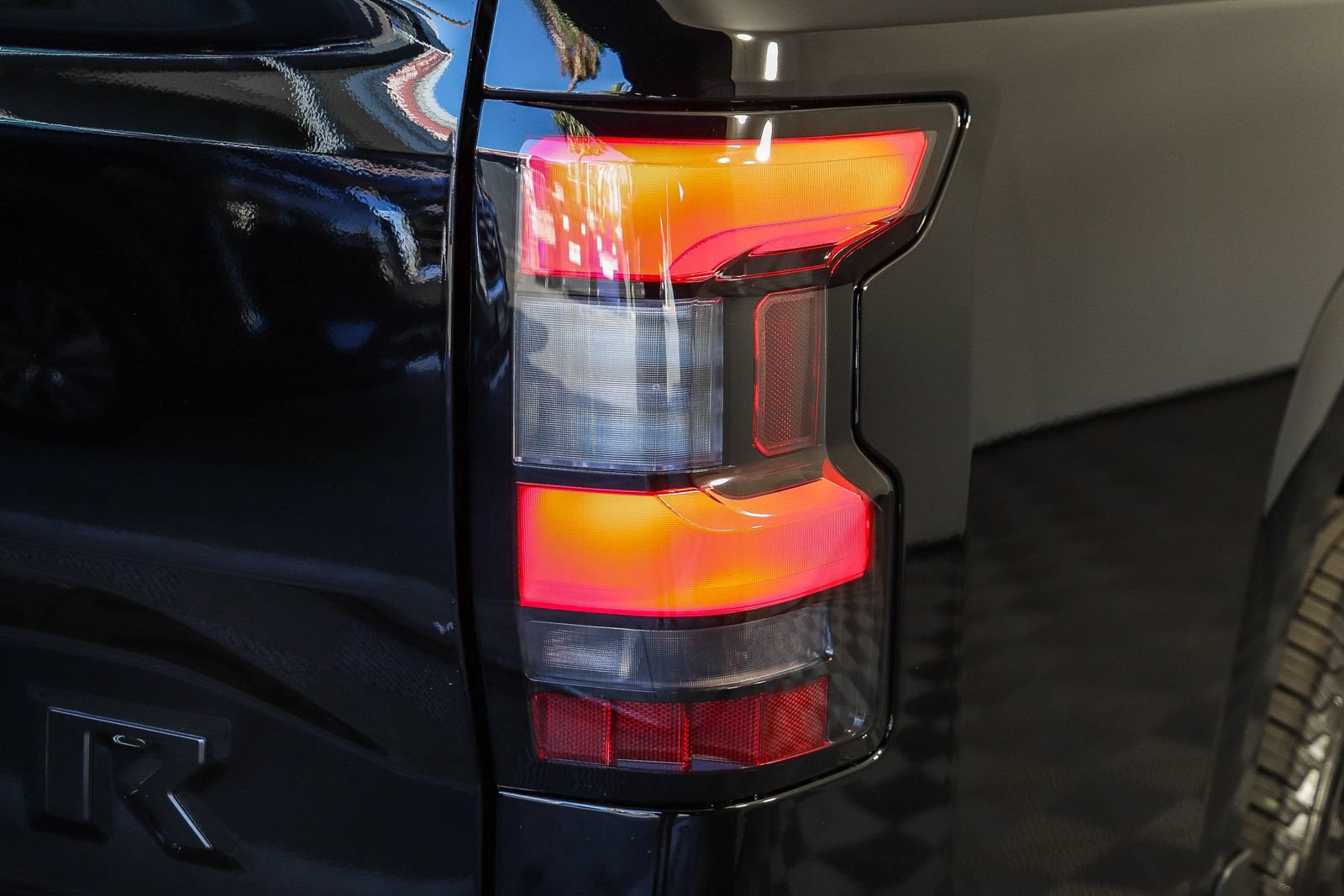 New 2027 Nissan Frontier SV w/ Tow Package RWD image 9