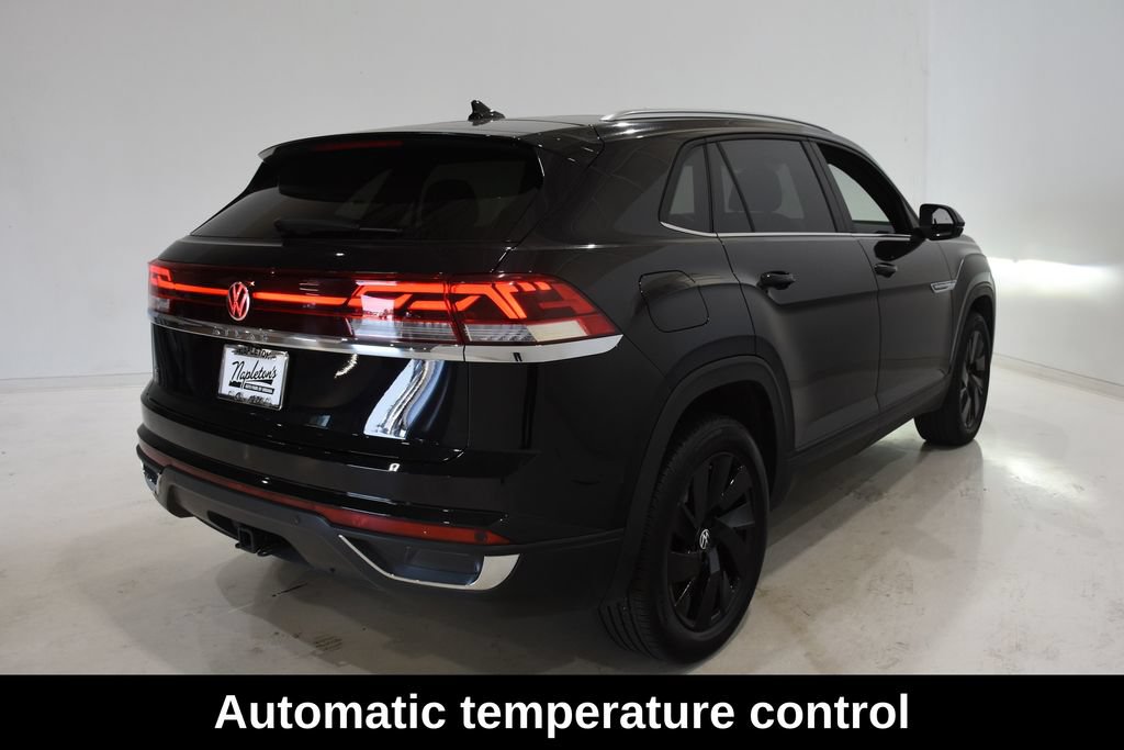 Used 2025 Volkswagen Atlas Cross Sport SE FWD image 4