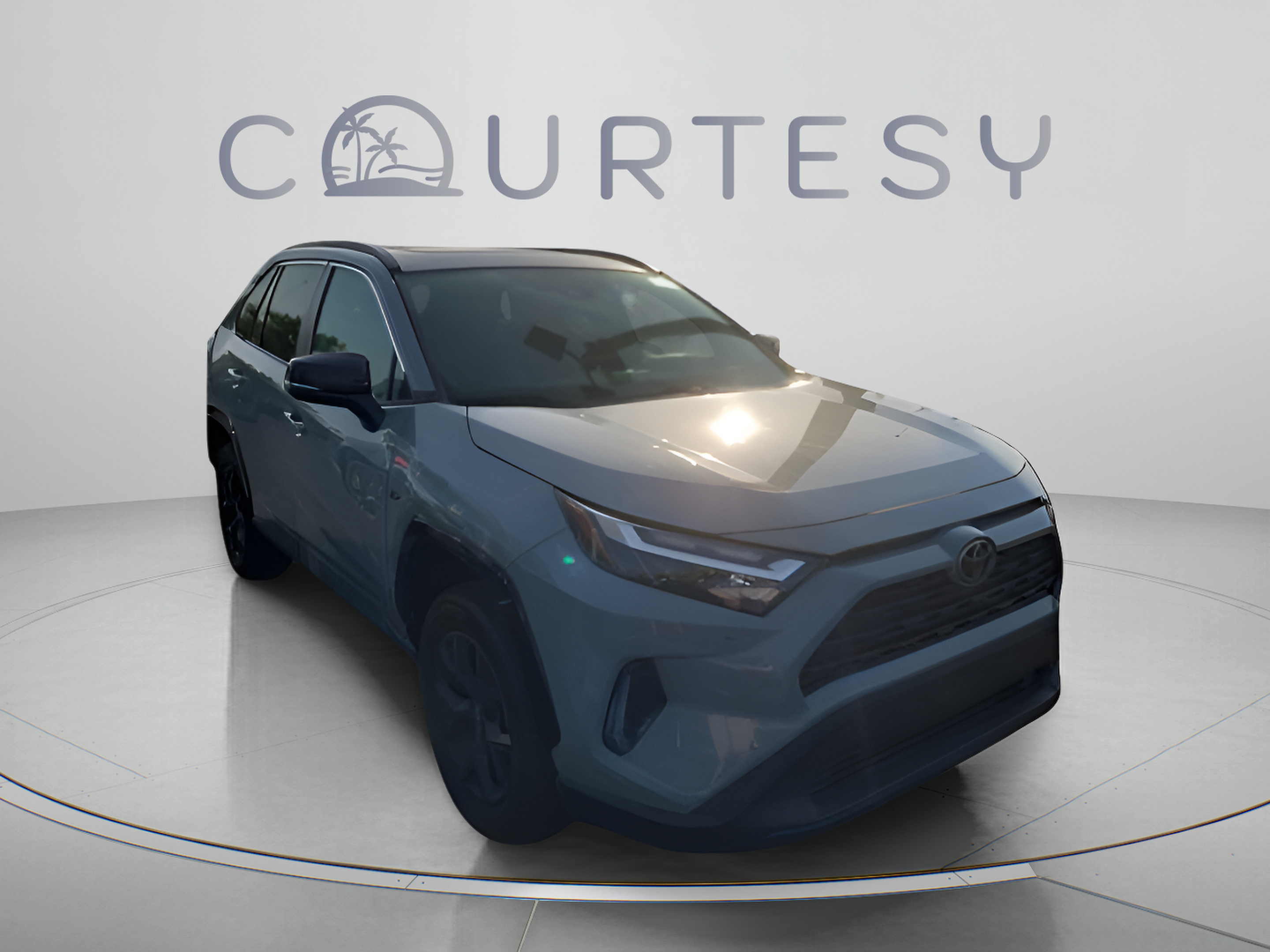 Used 2022 Toyota RAV4 XLE w/ Convenience Package FWD image 8