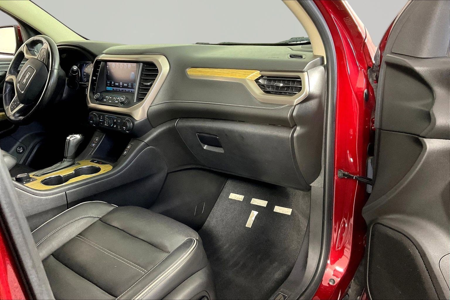 Used 2018 GMC Acadia Denali w/ Technology Package AWD/4WD image 27