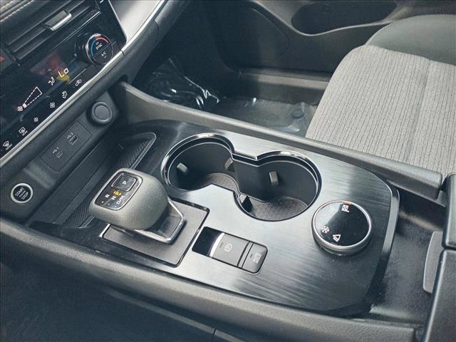 Used 2023 Nissan Rogue SV image 19