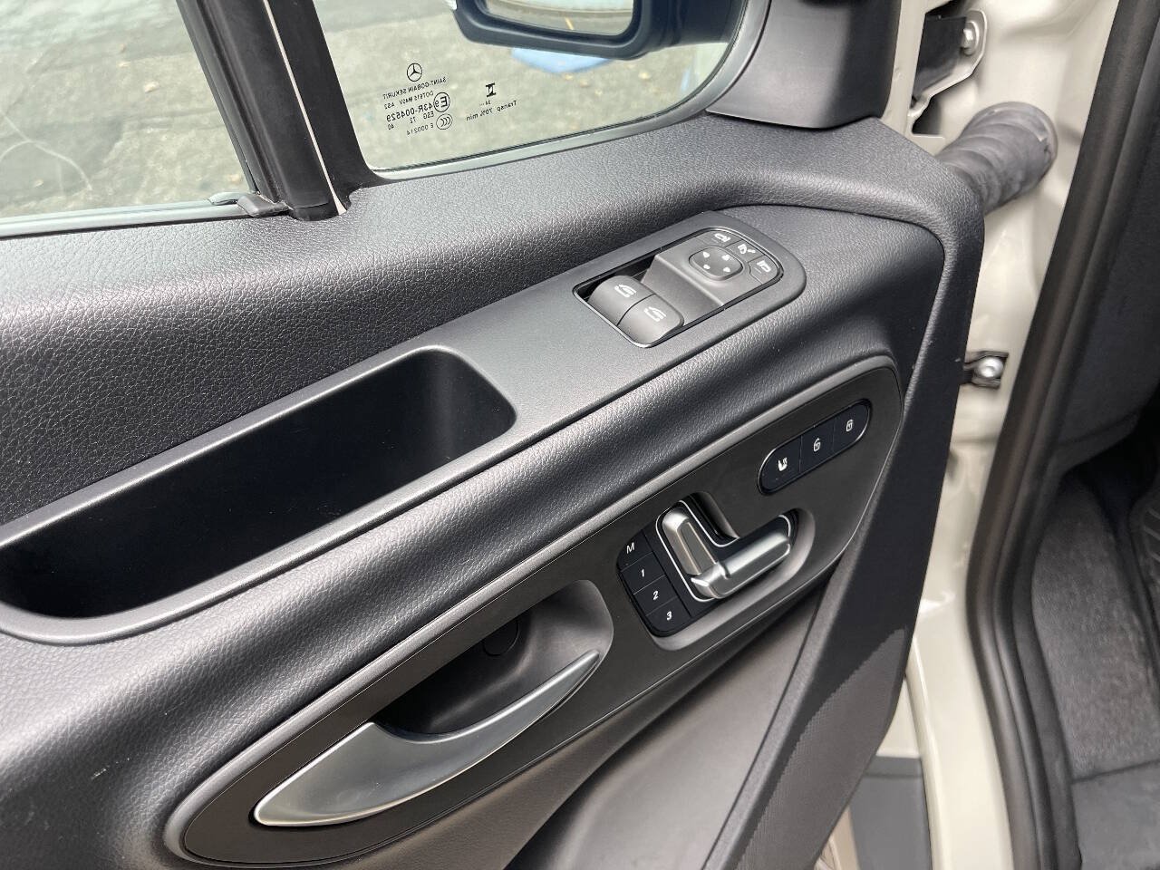 Used 2025 Mercedes-Benz Sprinter 2500 image 9