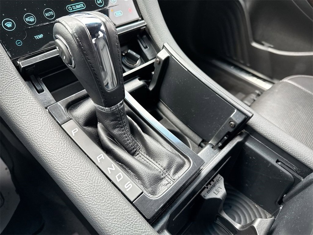 Used 2019 Ford Taurus Limited image 20