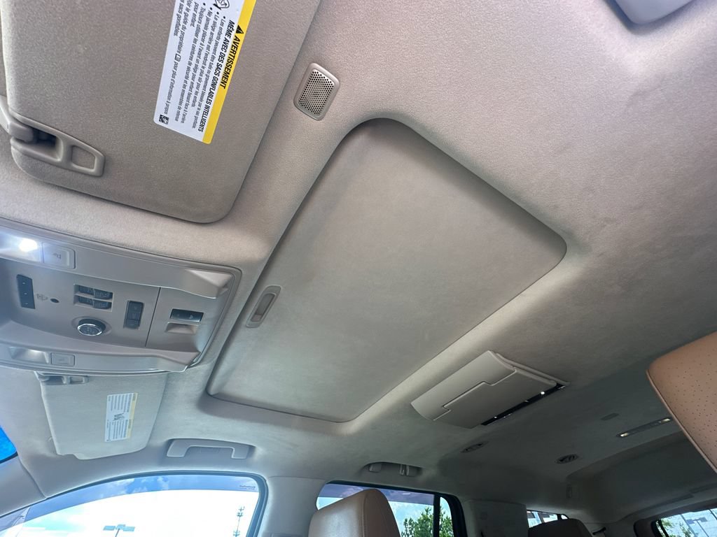 Used 2016 Cadillac Escalade Platinum AWD/4WD image 28