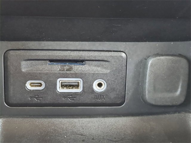 Used 2023 GMC Terrain SLT image 20