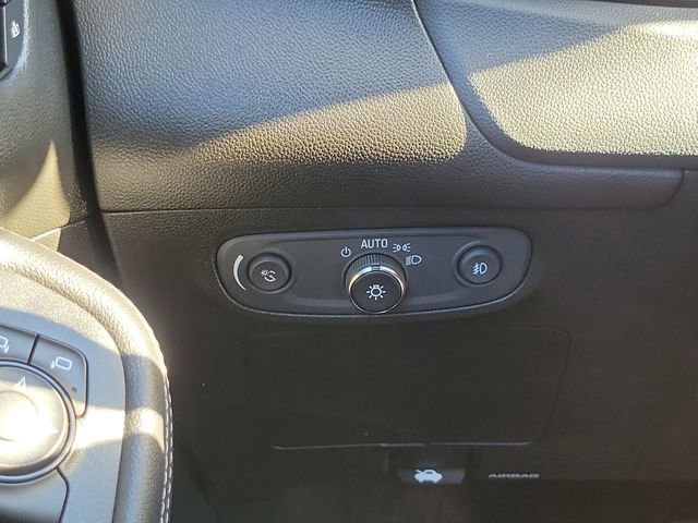 Used 2021 Buick Encore GX Essence image 13