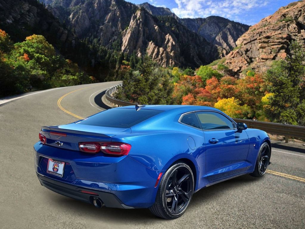 Used 2023 Chevrolet Camaro LT RWD image 3