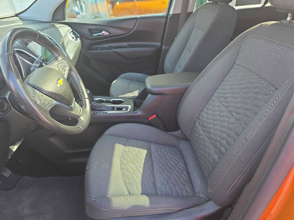 Used 2019 Chevrolet Equinox LT w/ Sun & Navigation Package image 6