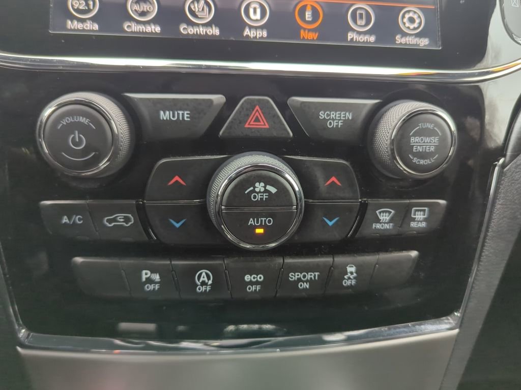 Used 2020 Jeep Grand Cherokee Laredo w/ Quick Order Package 2BN North image 24