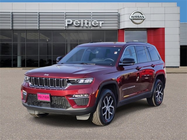 Used 2024 Jeep Grand Cherokee Limited image 3