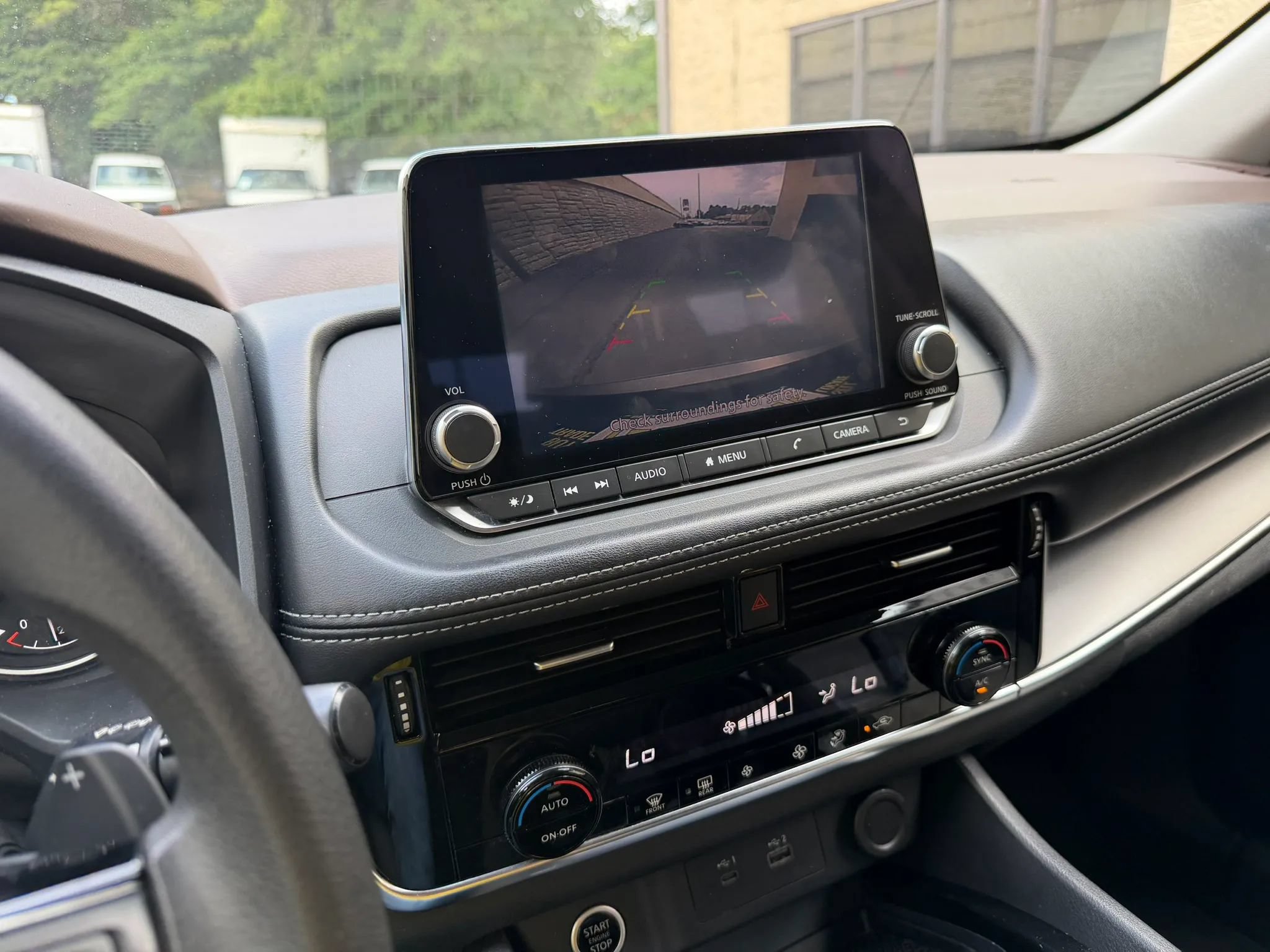 Used 2022 Nissan Rogue SV FWD image 39