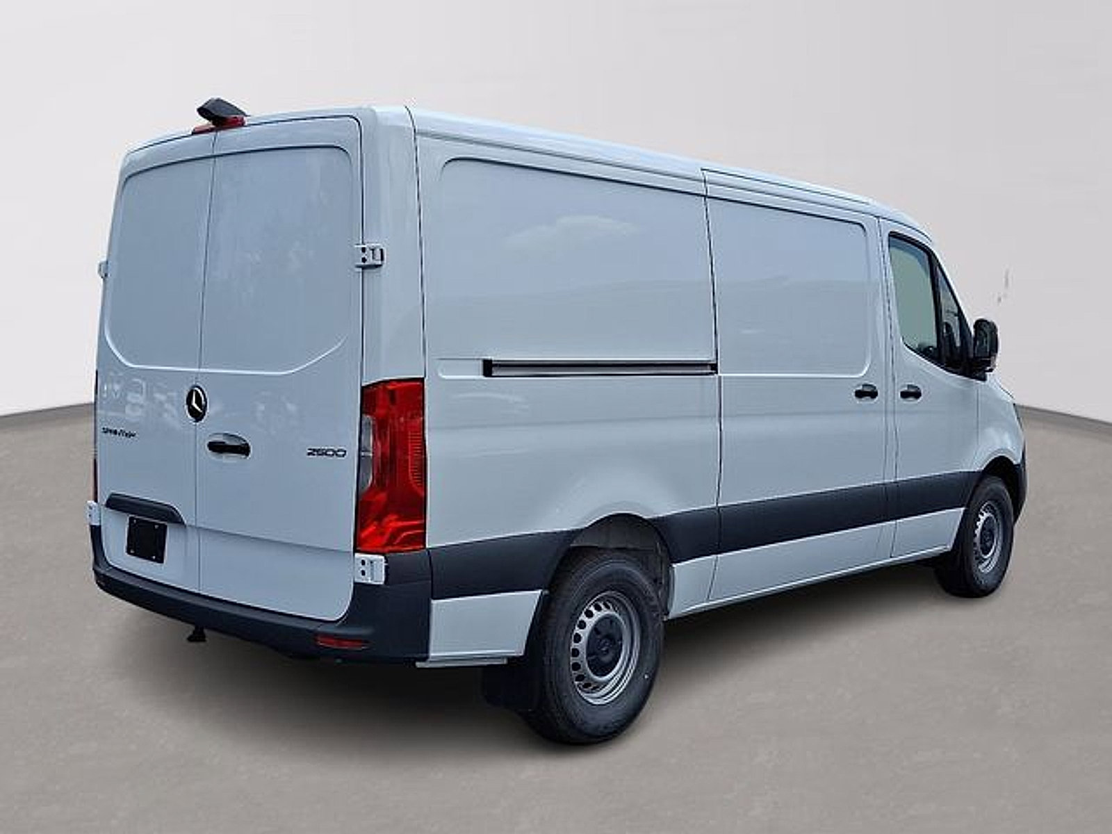 Used 2025 Mercedes-Benz Sprinter 2500 image 5