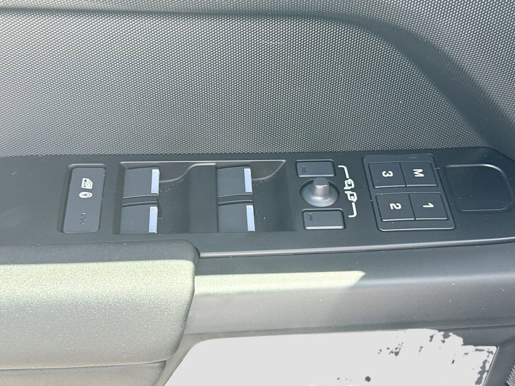 Used 2025 Land Rover Defender 110 S AWD/4WD image 19