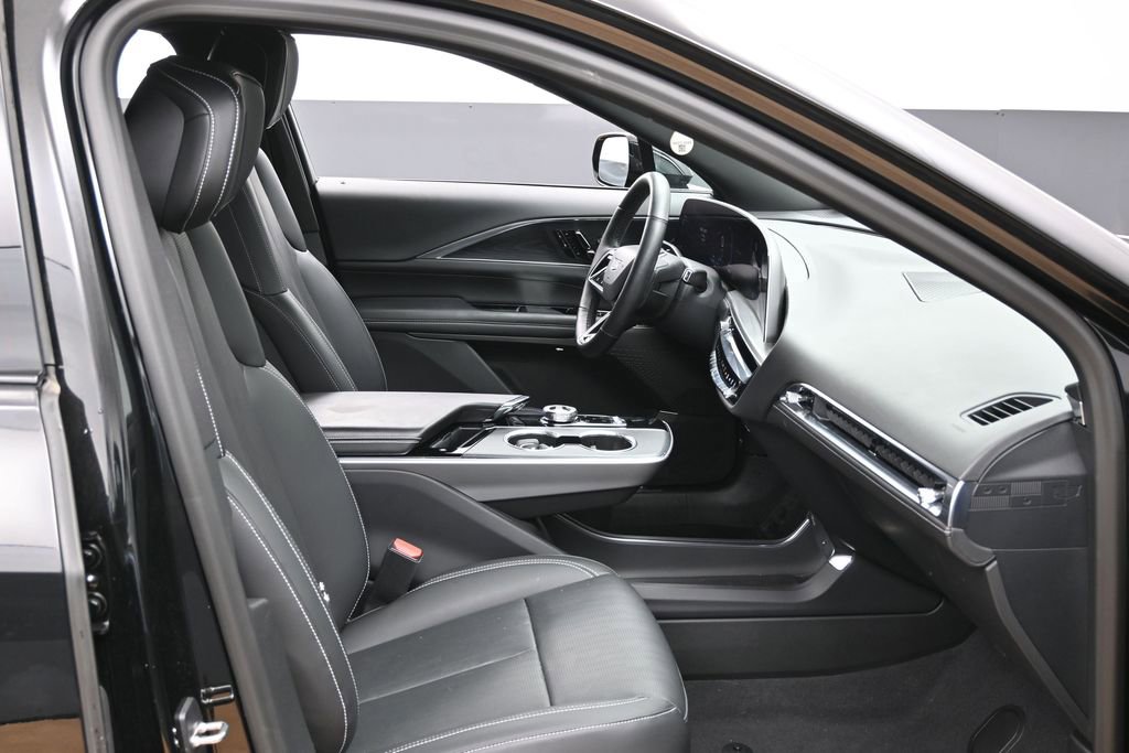 Used 2024 Cadillac Lyriq Luxury AWD/4WD image 37