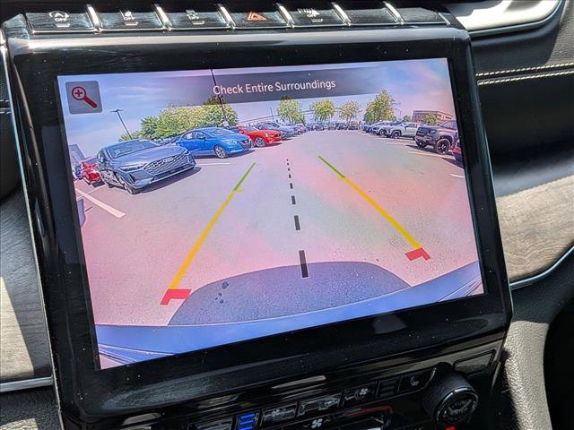Used 2025 Jeep Grand Cherokee Overland w/ Luxury Tech Group IV AWD/4WD image 14