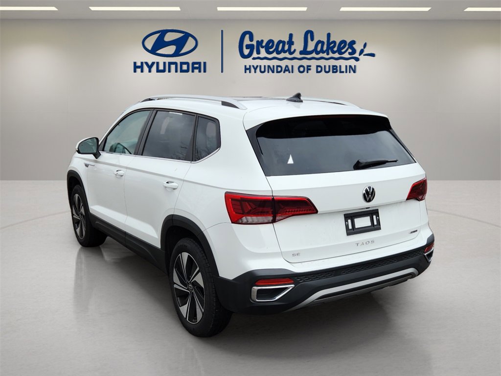 Used 2024 Volkswagen Taos SE w/ Panoramic Sunroof Package image 3