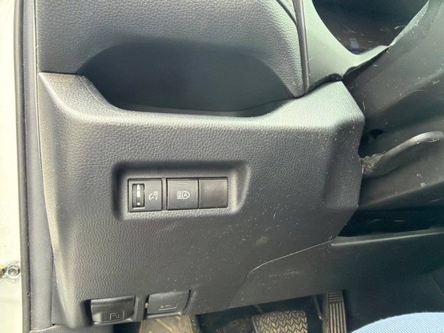 Used 2024 Toyota RAV4 LE AWD/4WD image 18