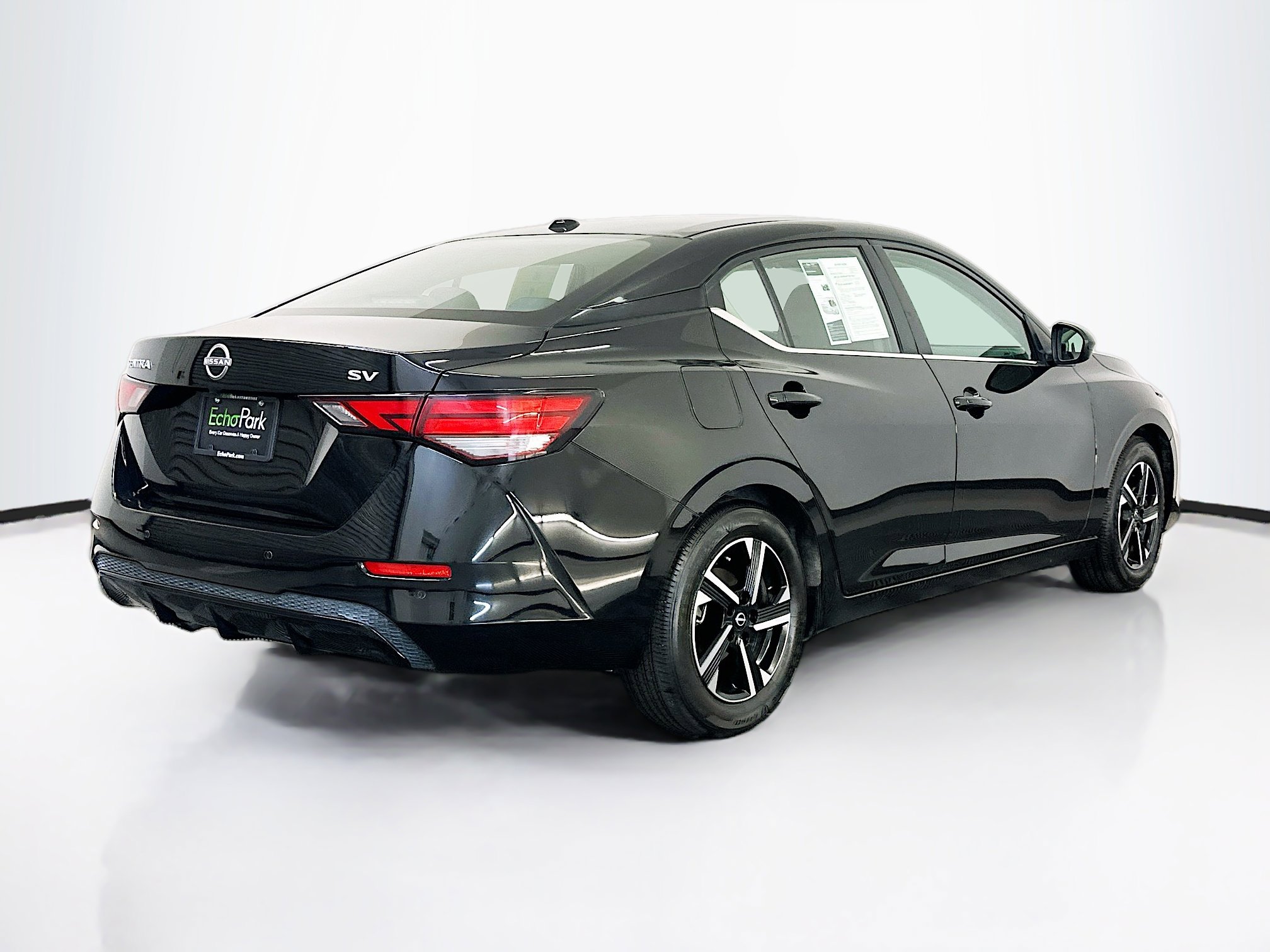 Used 2024 Nissan Sentra SV FWD image 9