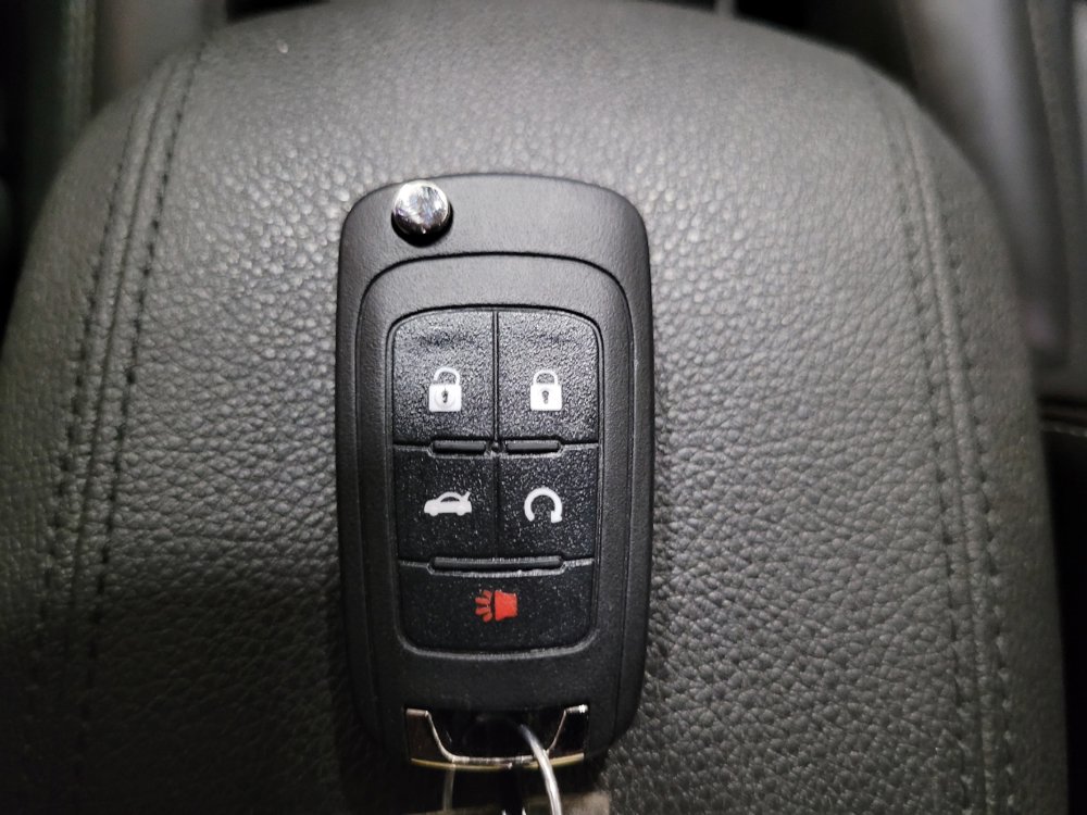 Used 2015 Chevrolet Cruze LTZ w/ Sun, Sound and Sport Package FWD image 32