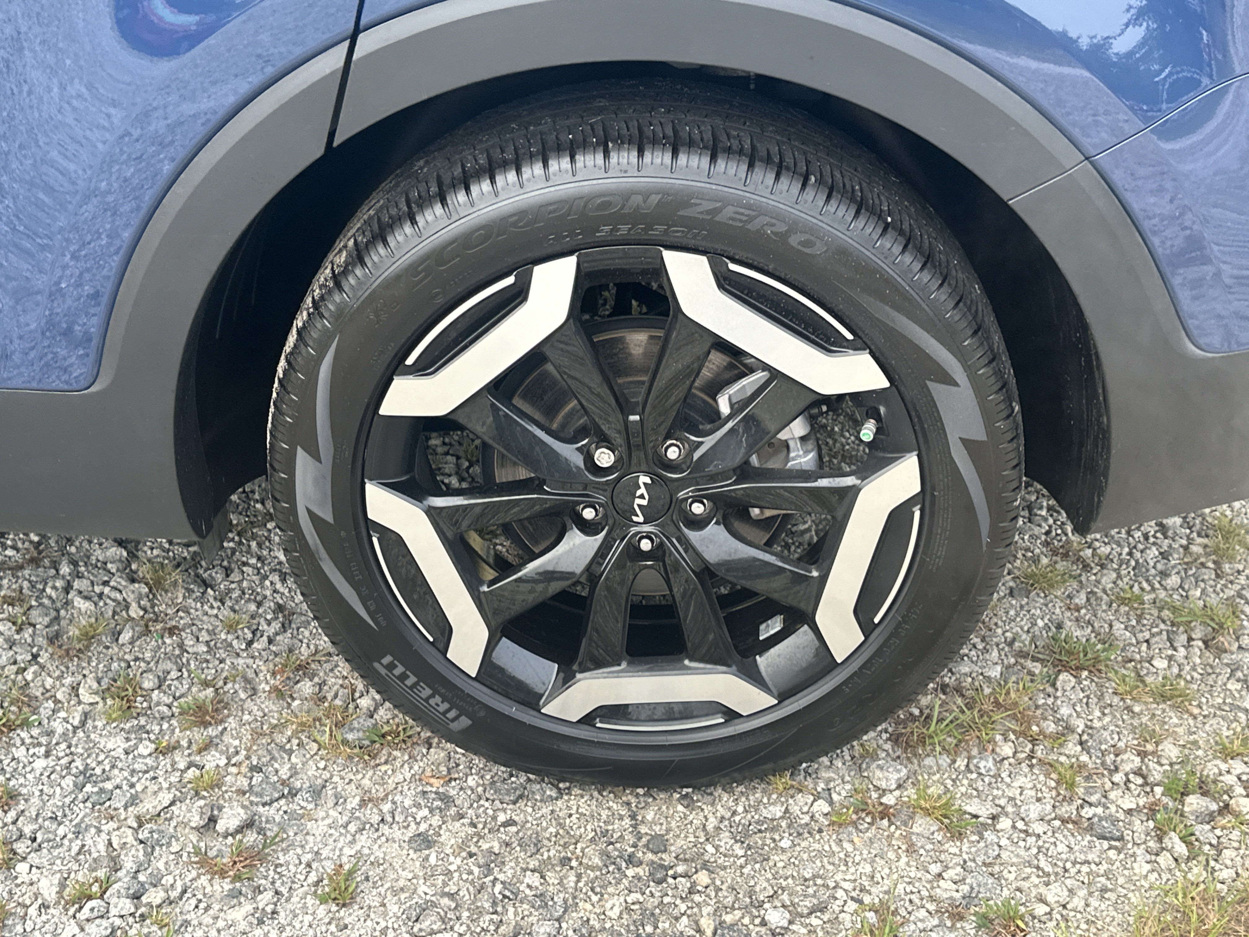 Used 2024 Kia Telluride EX FWD image 19