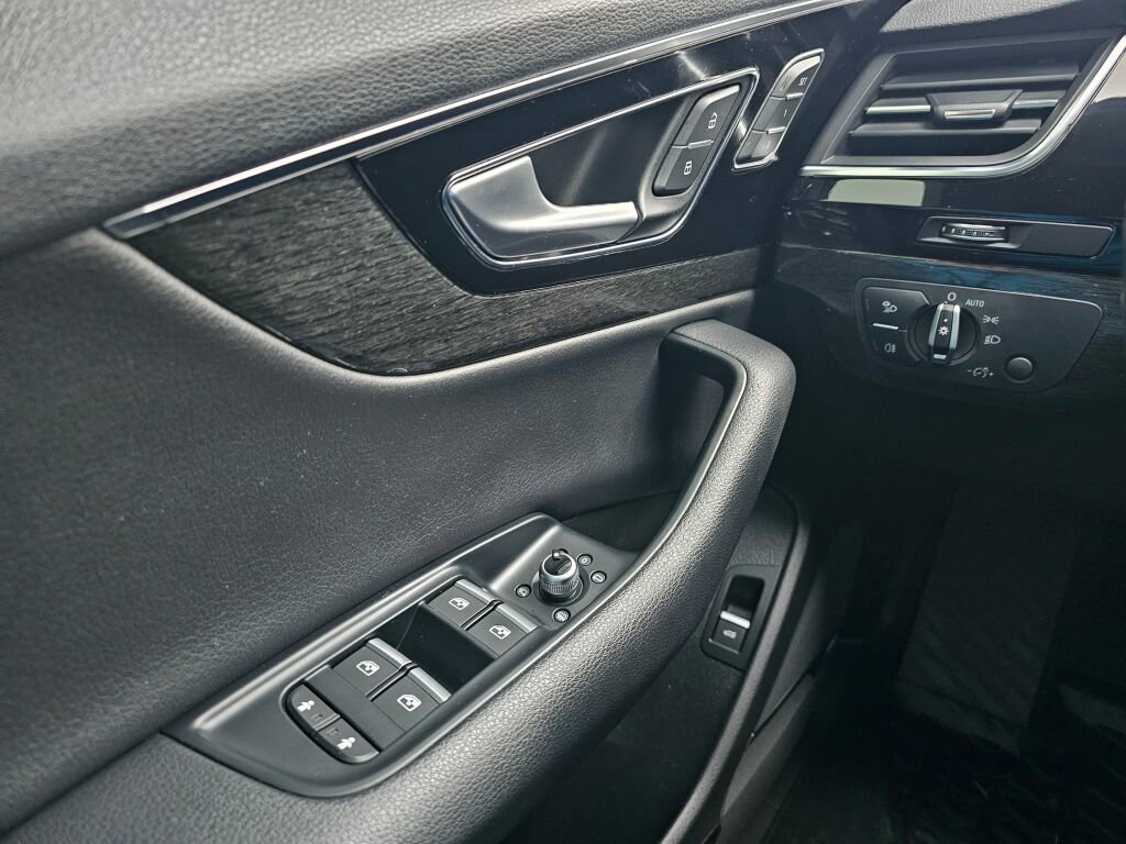 Used 2019 Audi Q7 3.0T Premium Plus w/ Premium Plus Package image 38