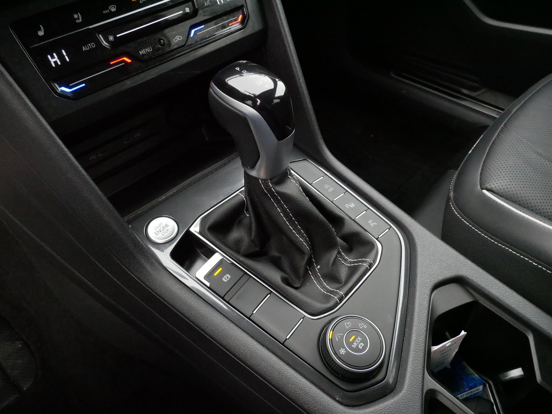 Used 2023 Volkswagen Tiguan SEL R-Line image 25