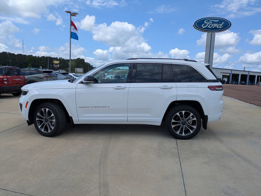 Used 2023 Jeep Grand Cherokee Overland w/ Adv Protech Group III RWD image 5