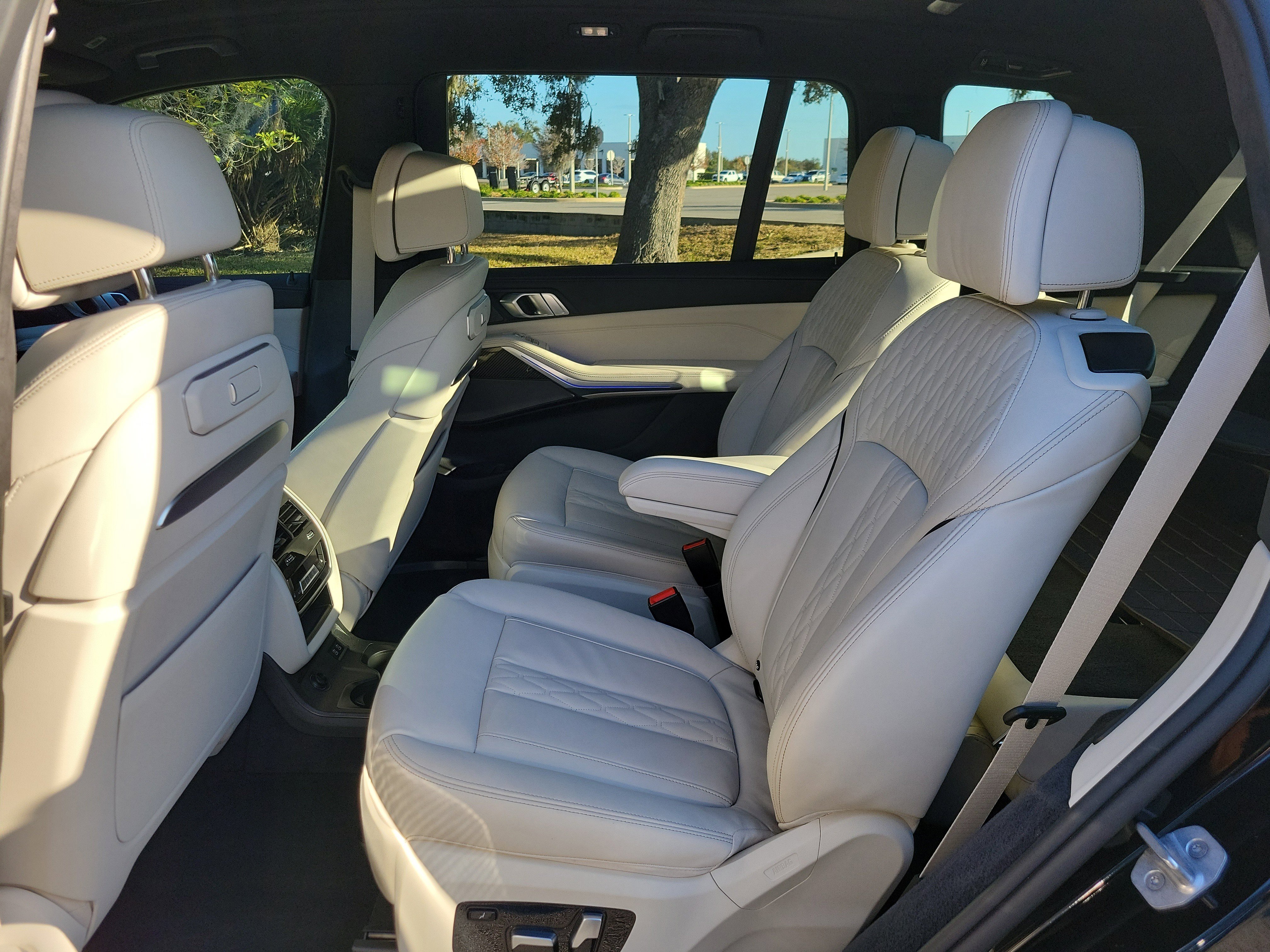 Used 2025 BMW X7 M60i image 17