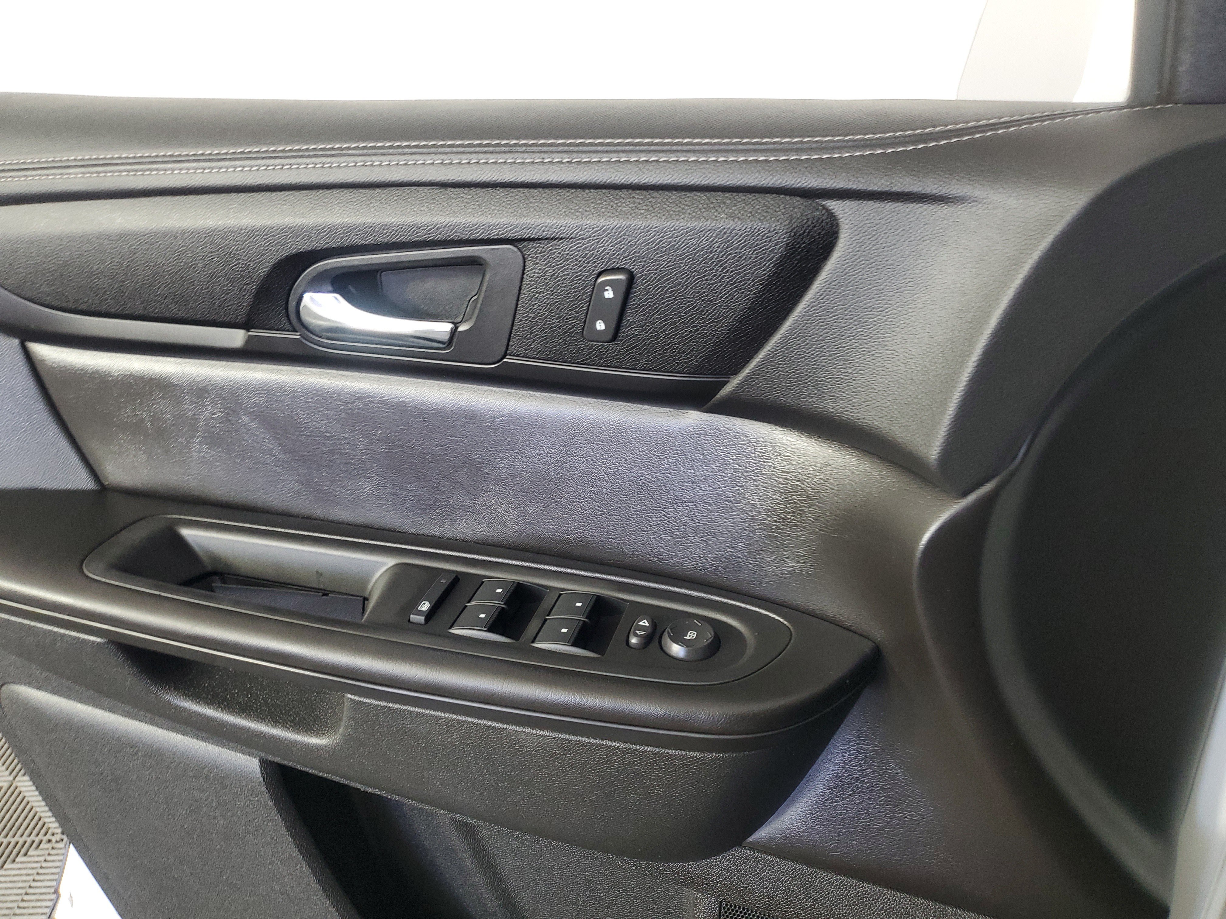 Used 2017 Chevrolet Traverse LT AWD/4WD image 28