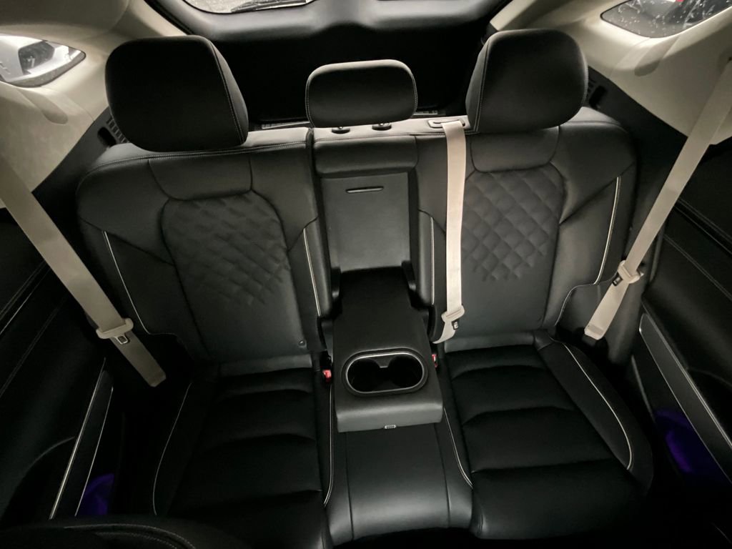 Used 2025 Genesis Electrified GV70 Advanced w/ Prestige Package image 17