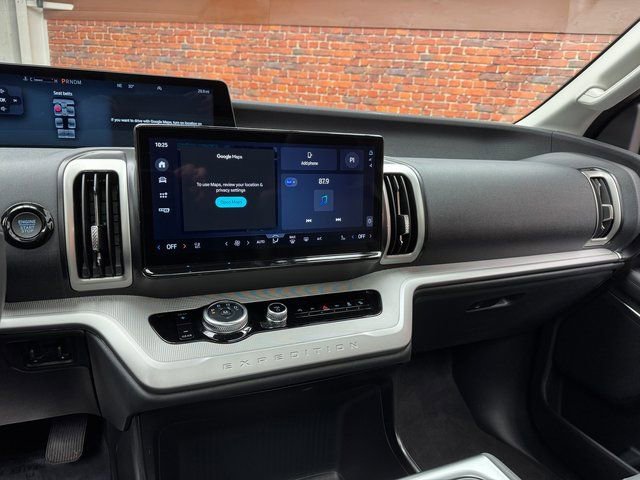 New 2026 Ford Expedition Active image 18