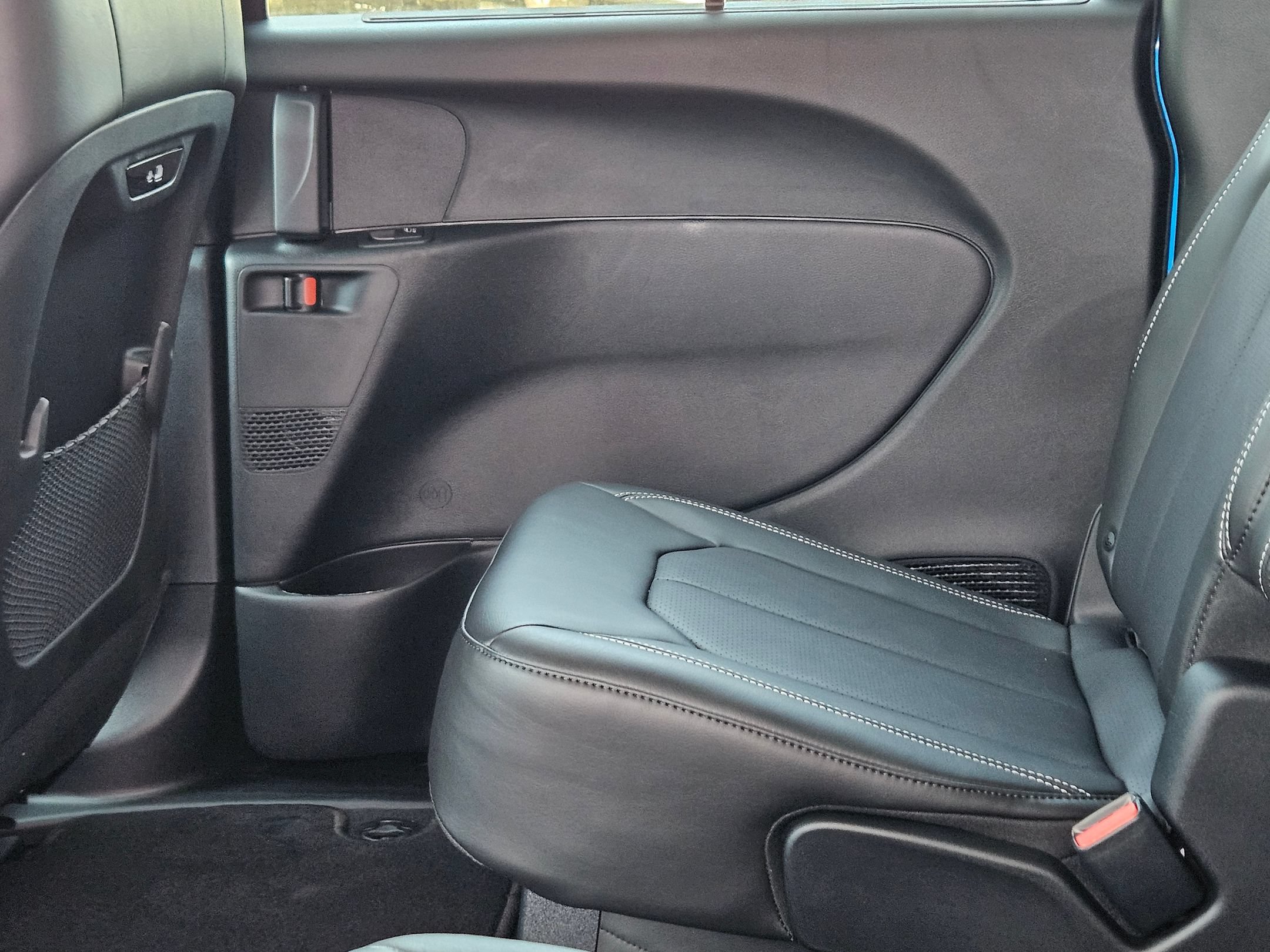 New 2027 Chrysler Pacifica Select FWD image 20