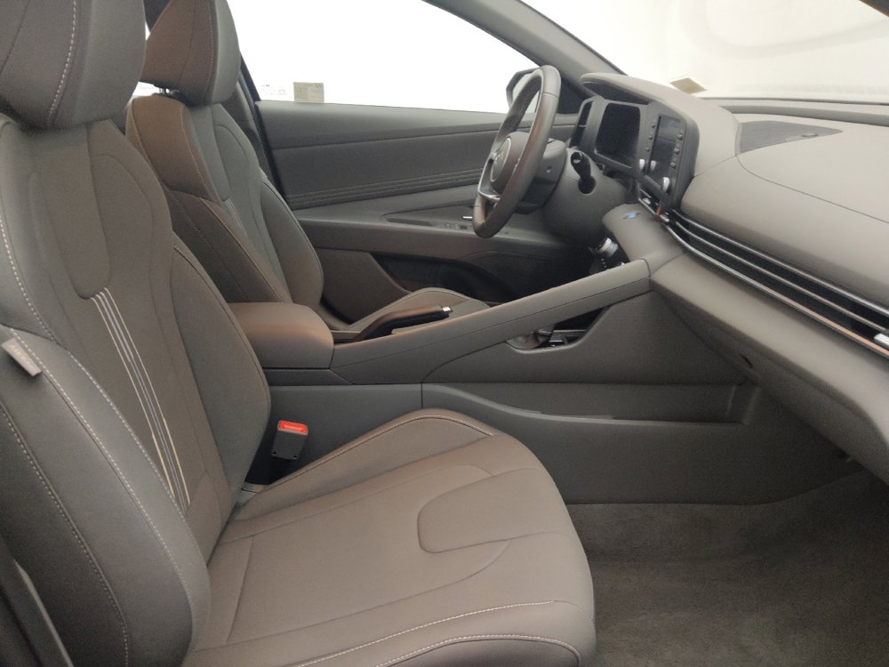 Used 2025 Hyundai Elantra Sport w/ Cargo Package FWD image 21