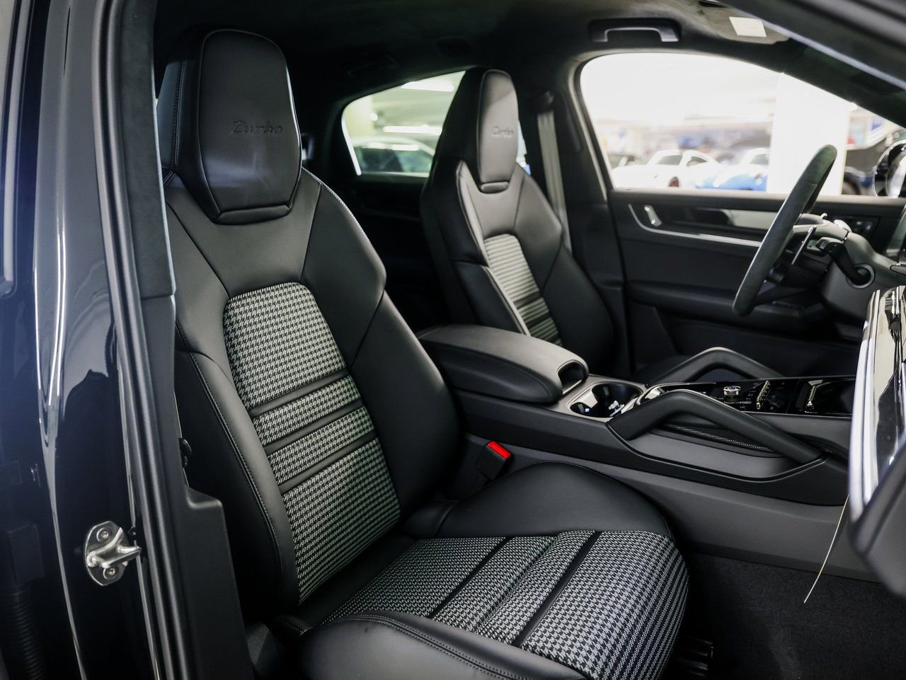 New 2026 Porsche Cayenne Turbo image 27