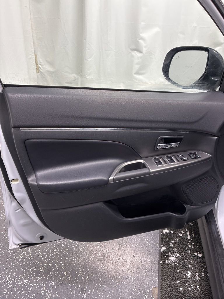 Used 2024 Mitsubishi Outlander Sport LE image 11