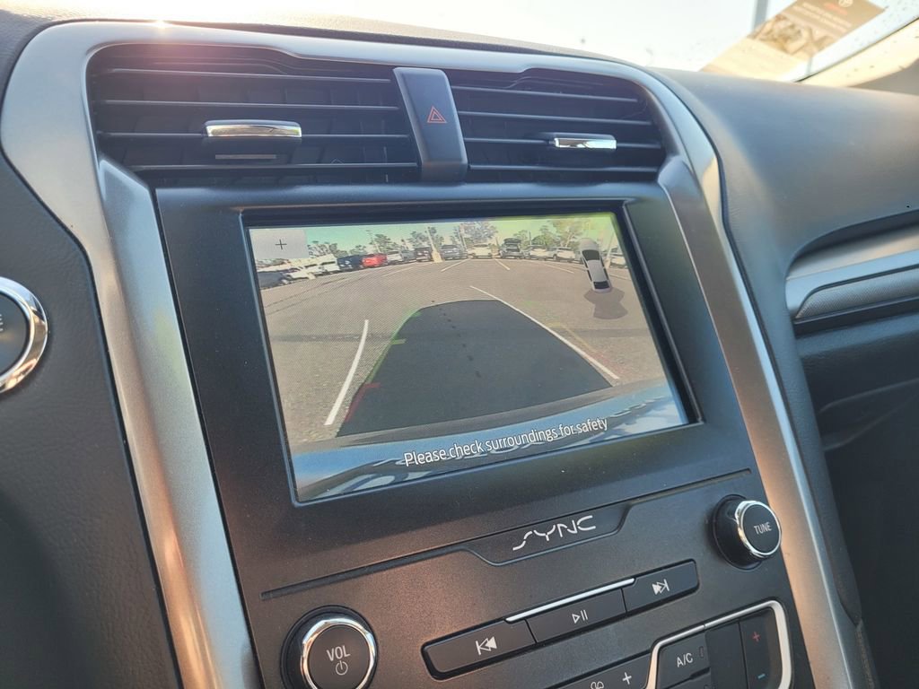 Used 2020 Ford Fusion SE image 14