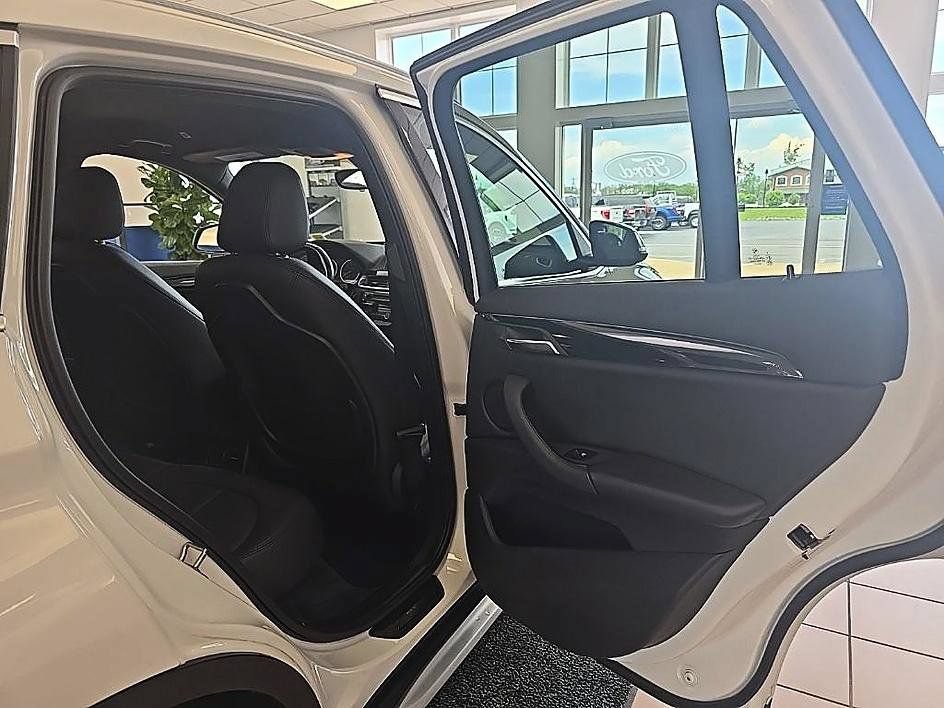 Used 2016 BMW X1 xDrive28i AWD/4WD image 36