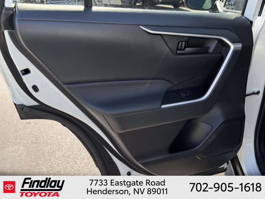 Used 2022 Toyota RAV4 LE w/ Carpet Mat Package (TMS) FWD image 19
