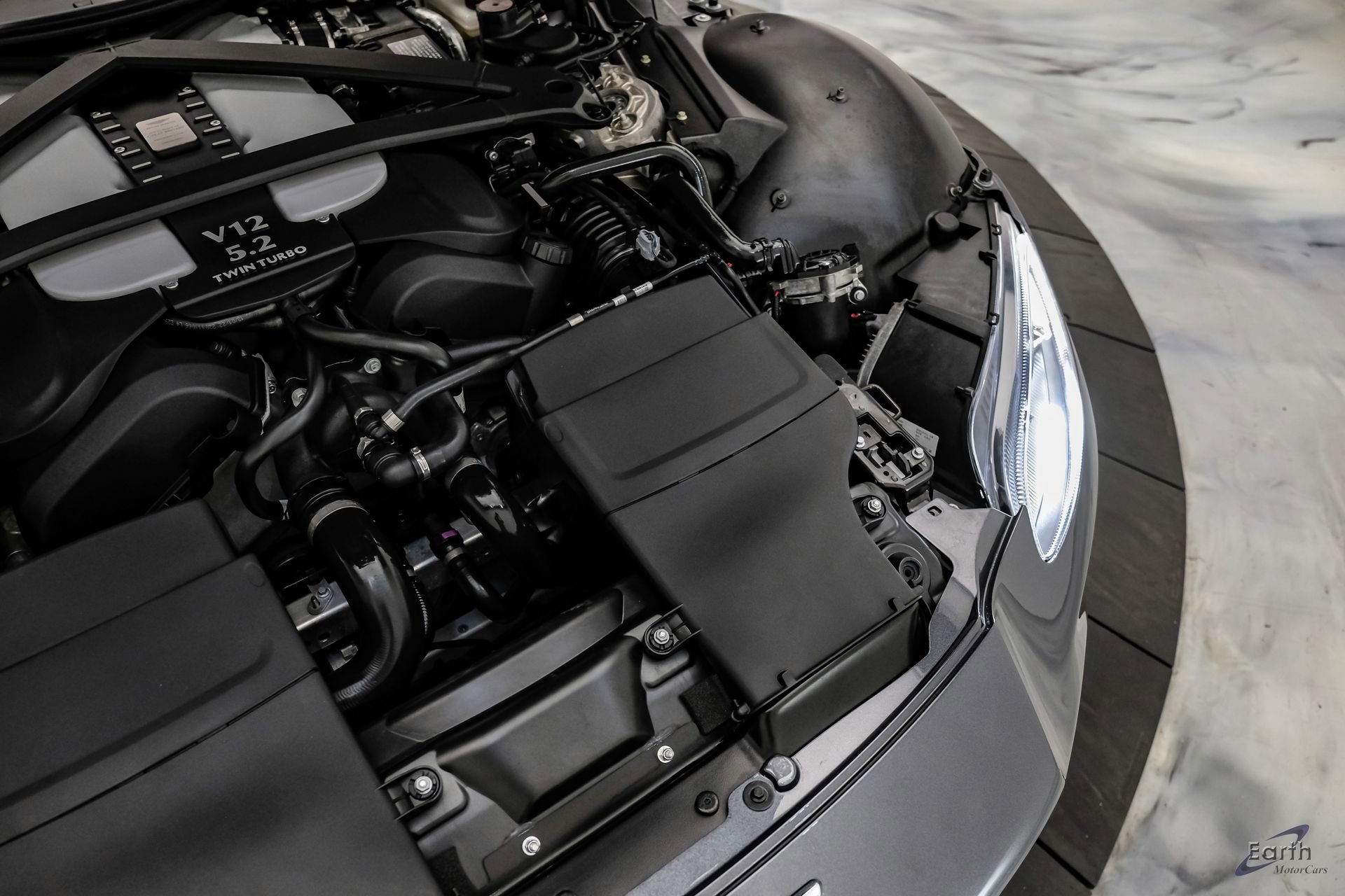 Used 2023 Aston Martin V12 Vantage RWD image 98