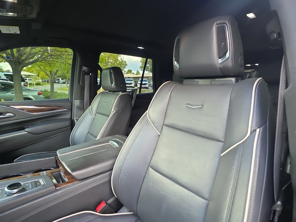 Used 2021 Cadillac Escalade Premium Luxury AWD/4WD image 20