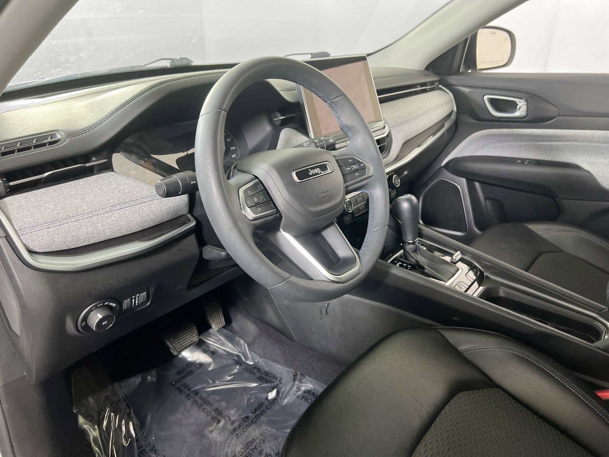 Used 2022 Jeep Compass Latitude AWD/4WD image 9