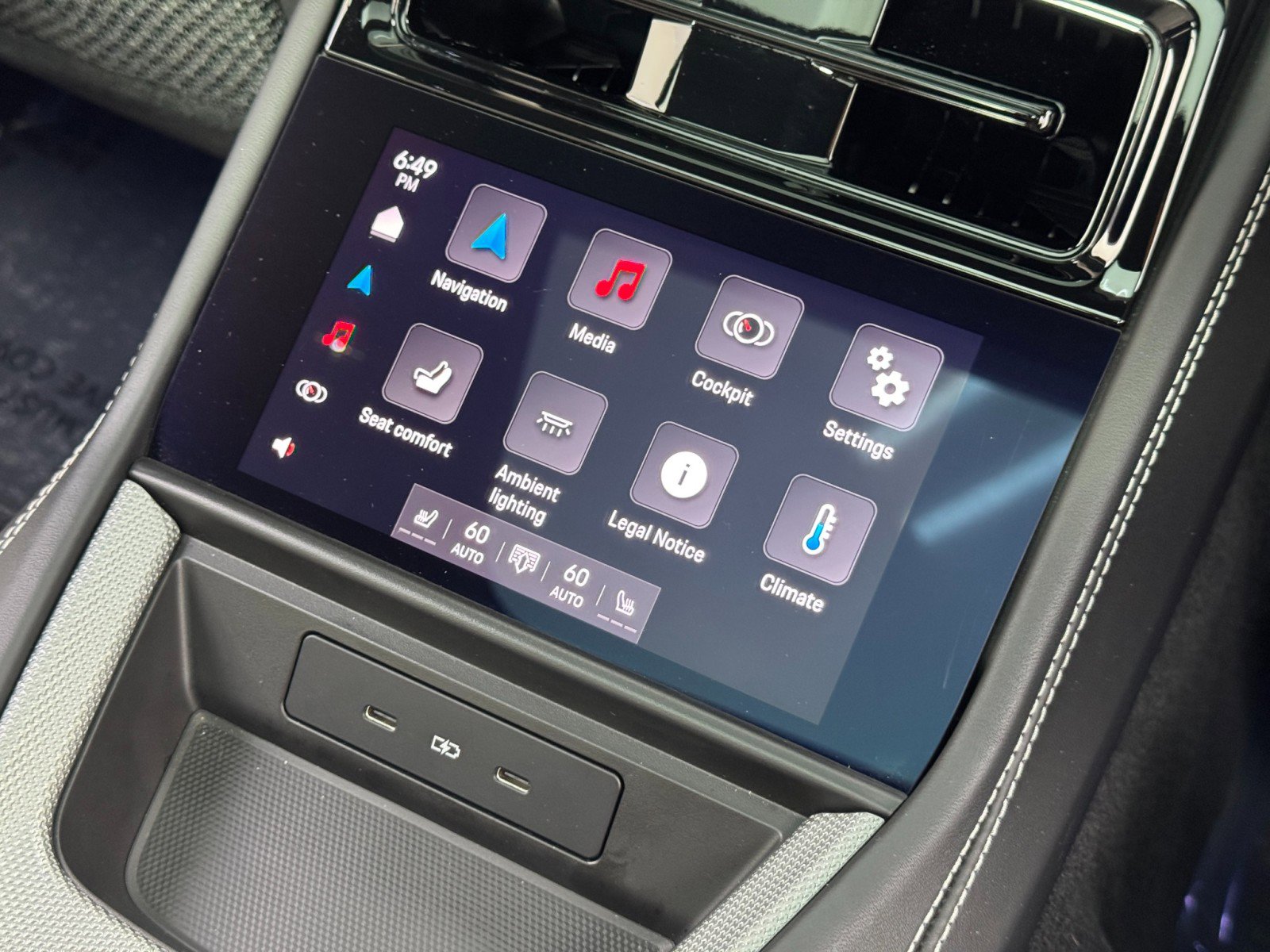 Used 2024 Porsche Panamera 4 w/ Premium Package image 35