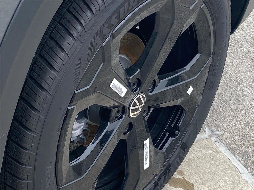 New 2026 Volkswagen Taos SEL AWD/4WD image 12