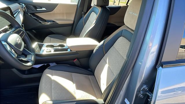 New 2026 Chevrolet Equinox ACTIV w/ LPO, Floor Liner Package image 11